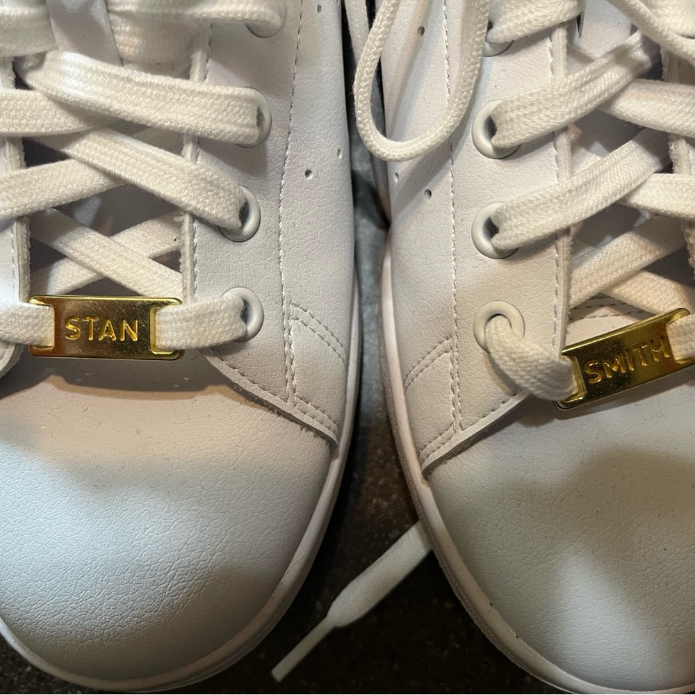 Adidas Stan Smith White and Green Sneakers with Gold Accents - Picture 2 of 5